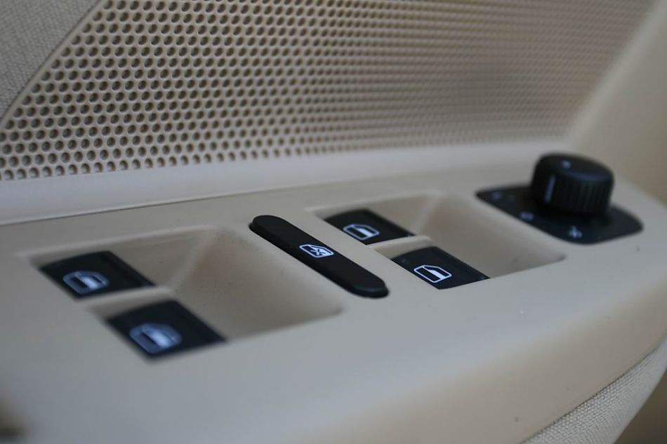 速腾2.0手动舒适型内饰图