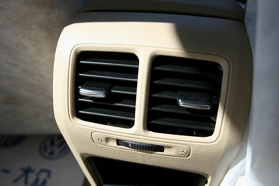 速腾2.0手动舒适型内饰图