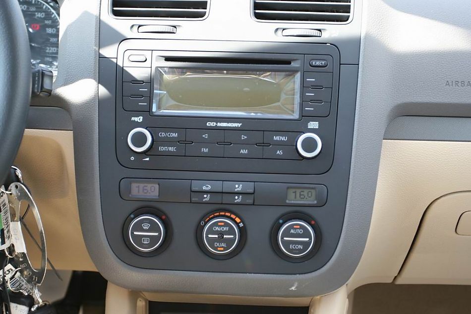 速腾2.0手动舒适型内饰图