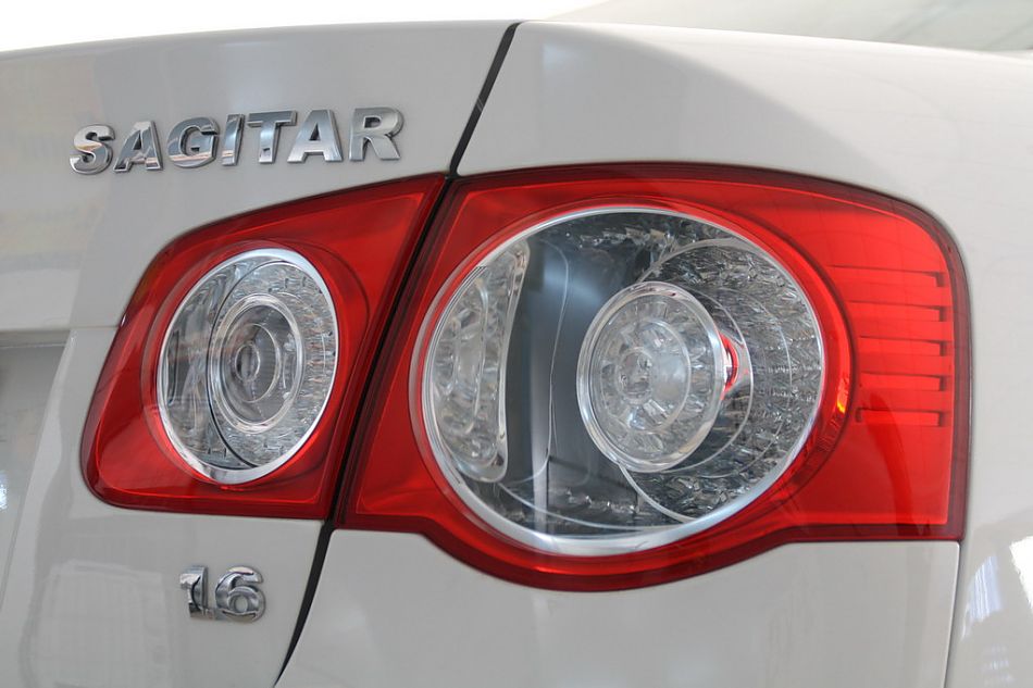 一汽大众速腾尾灯