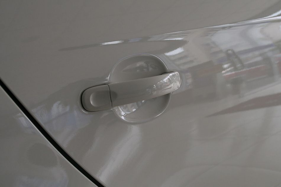 一汽大众速腾车门拉手