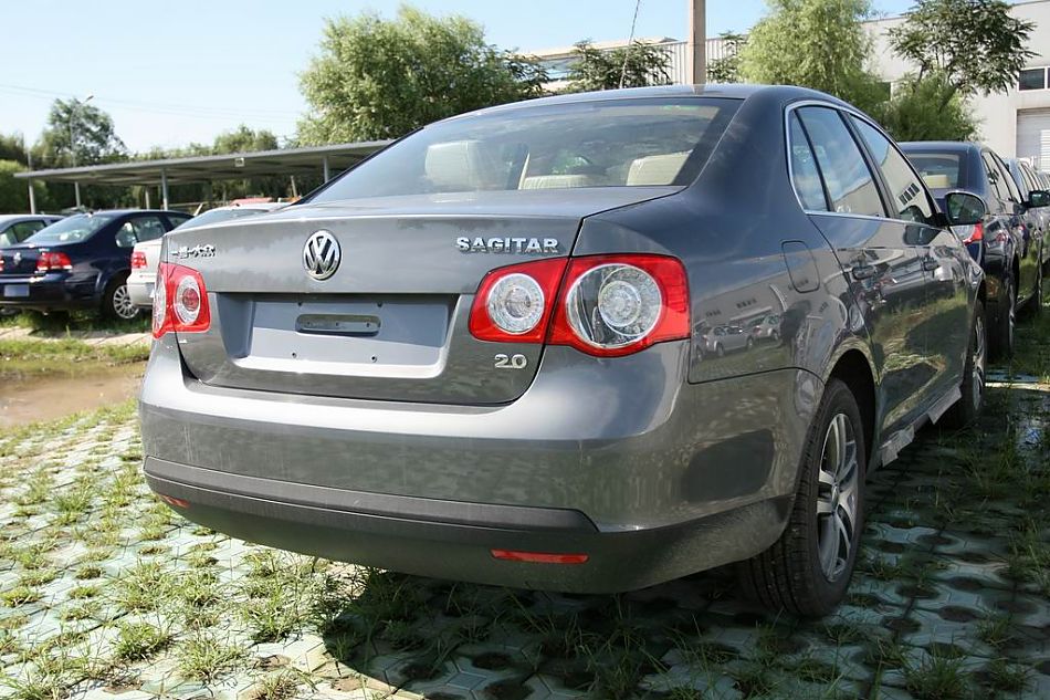 速腾2.0手动舒适型外观图