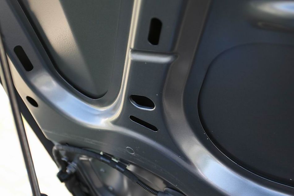 速腾2.0手动舒适型引擎细节