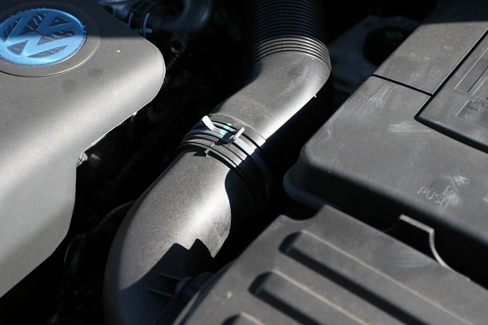 速腾2.0手动舒适型引擎细节