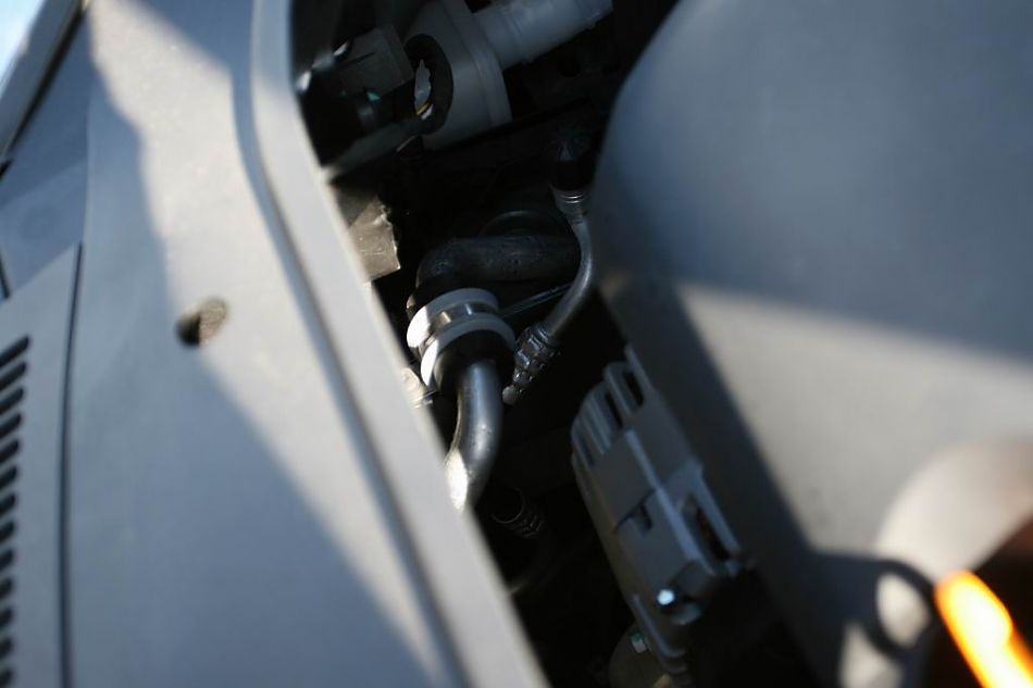 速腾2.0手动舒适型引擎细节