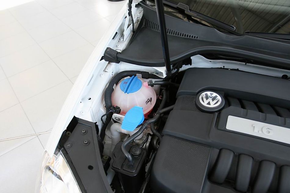 速腾1.6手动时尚型引擎细节