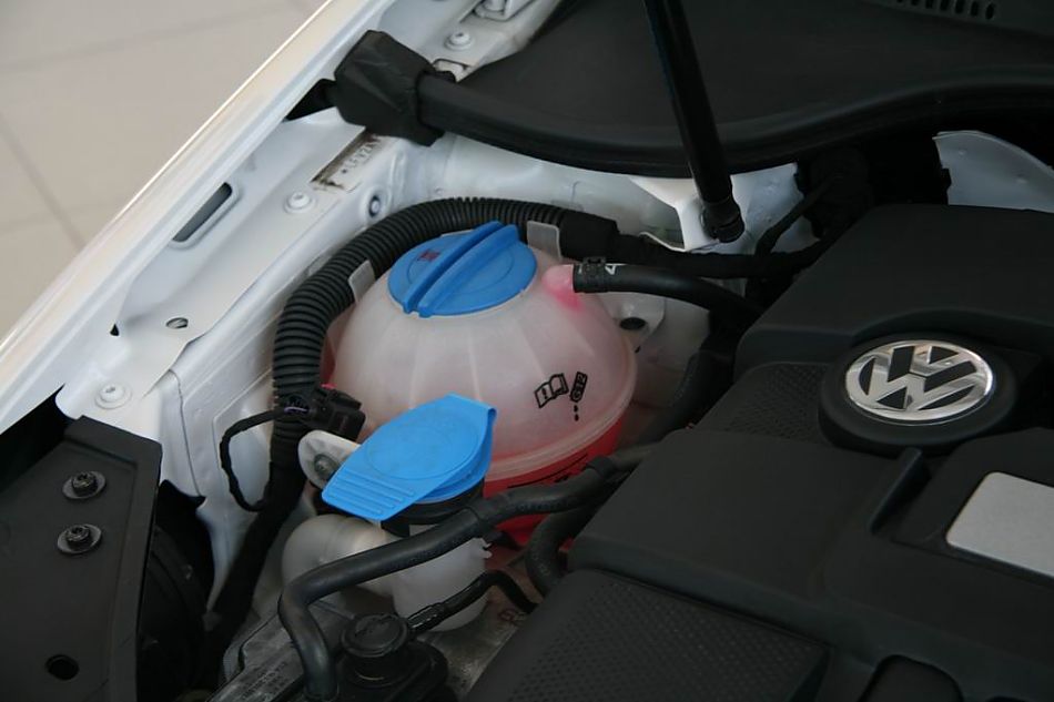 速腾1.6手动时尚型引擎细节