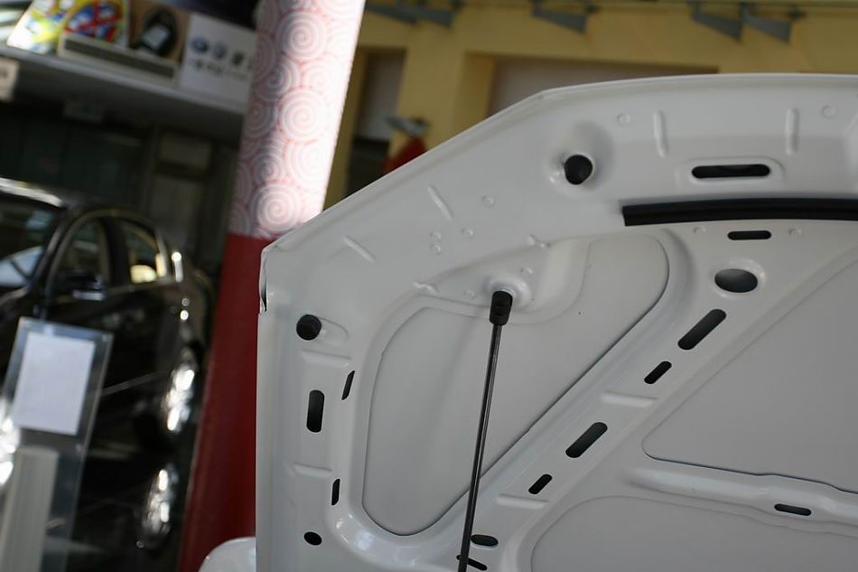 速腾1.6手动时尚型引擎细节