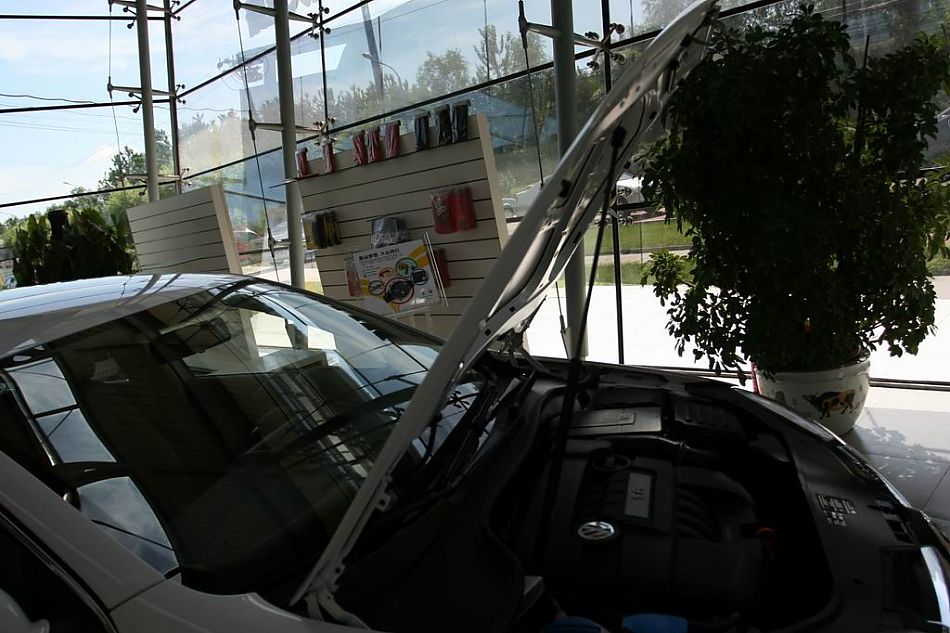 速腾1.6手动时尚型引擎细节