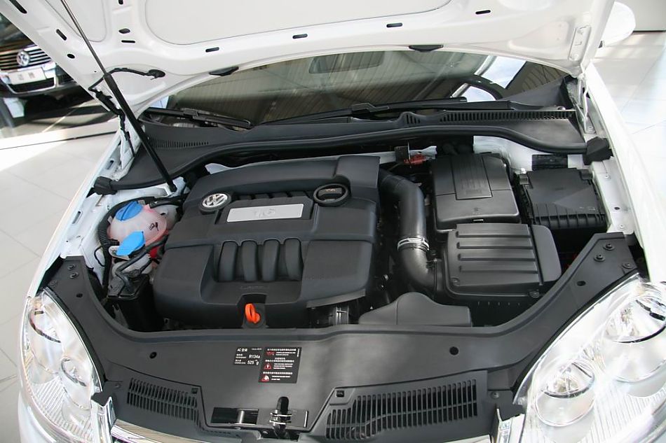 速腾1.6手动时尚型引擎细节