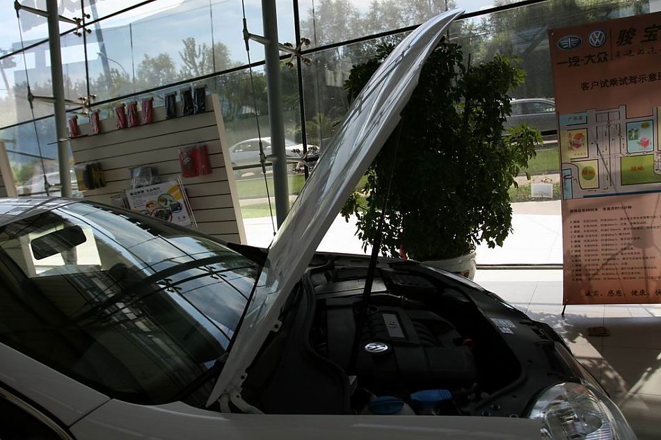 速腾1.6手动时尚型引擎细节