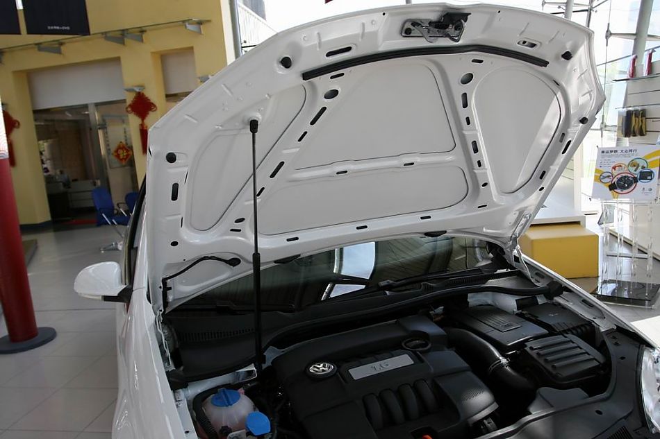 速腾1.6手动时尚型引擎细节