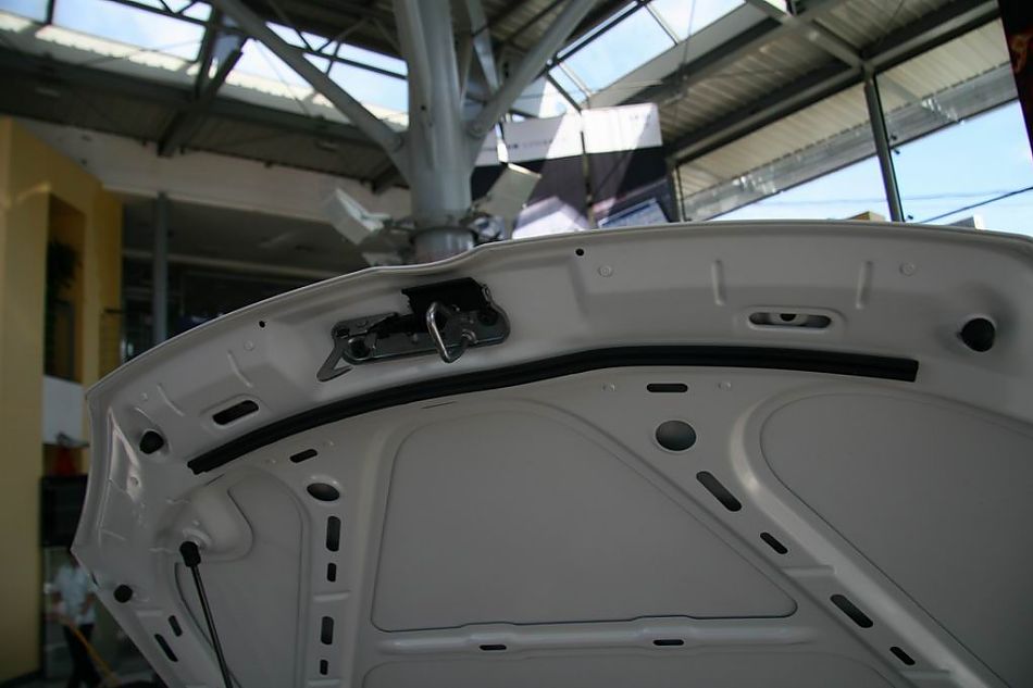 速腾1.6手动时尚型引擎细节