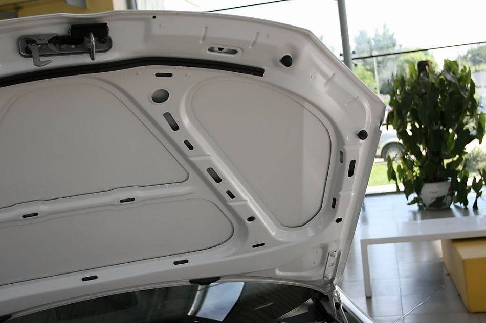 速腾1.6手动时尚型引擎细节