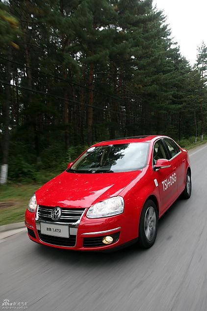 新浪汽车试驾速腾1.4TSI+DSG