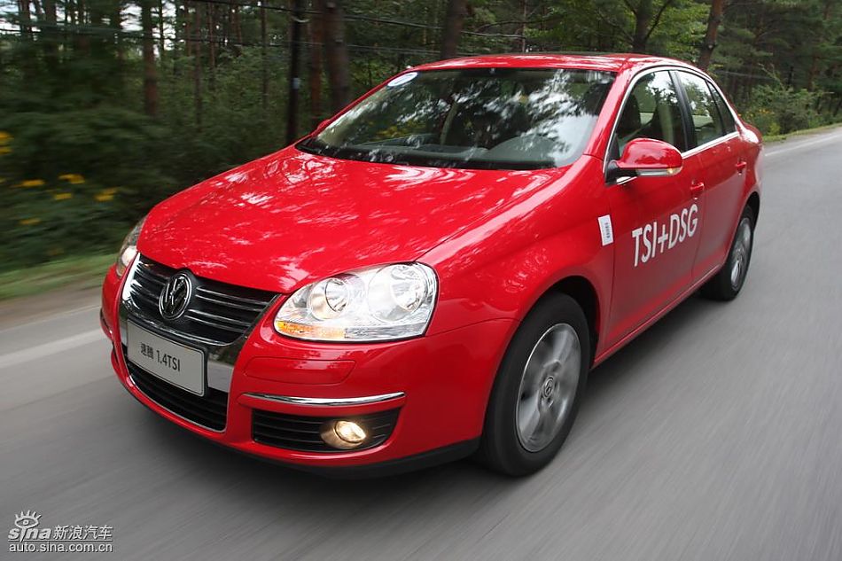 新浪汽车试驾速腾1.4TSI+DSG
