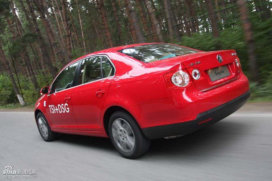 新浪汽车试驾速腾1.4TSI+DSG