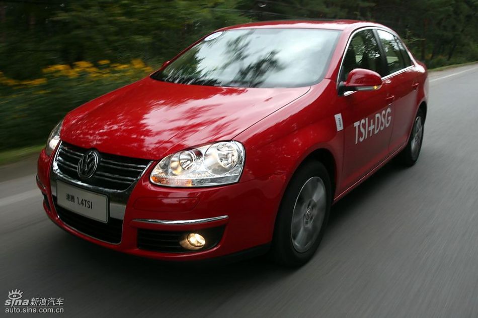 新浪汽车试驾速腾1.4TSI+DSG