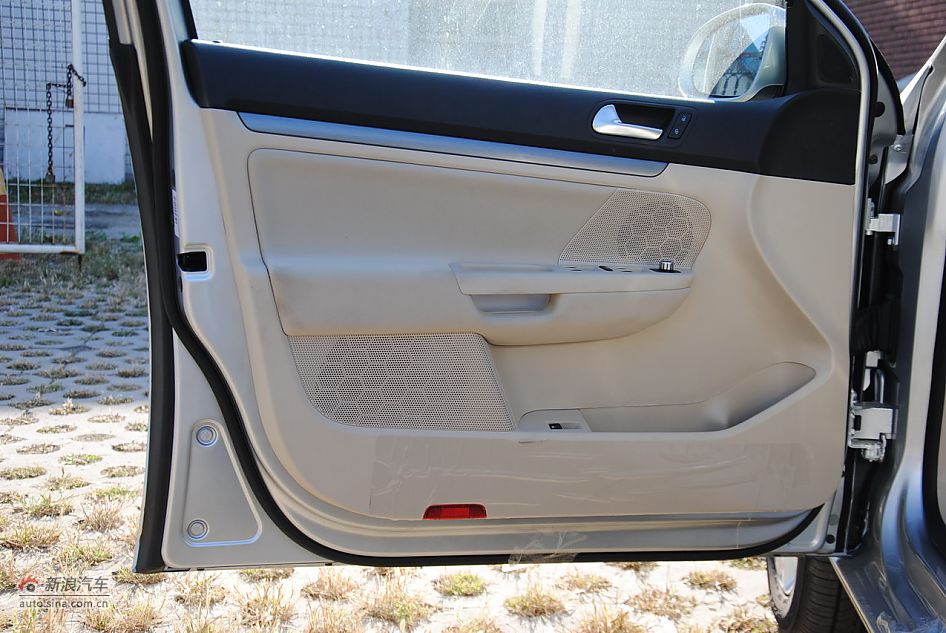 2011款速腾1.6L手动时尚型