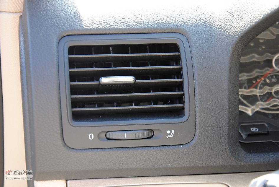 2011款速腾1.6L手动时尚型