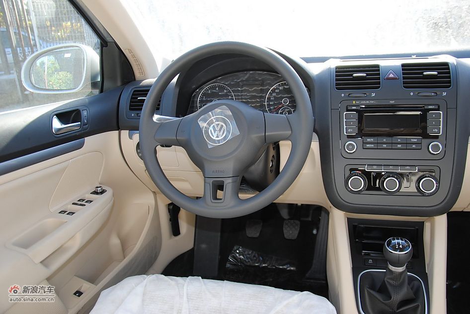 2011款速腾1.6L手动时尚型