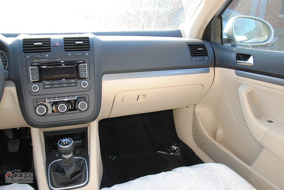 2011款速腾1.6L手动时尚型