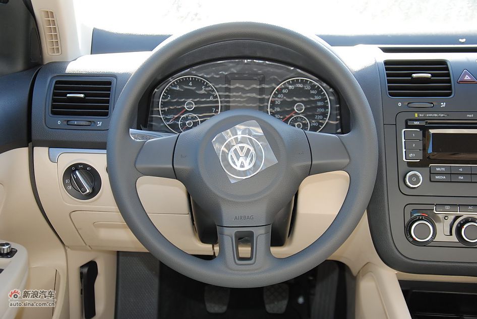 2011款速腾1.6L手动时尚型