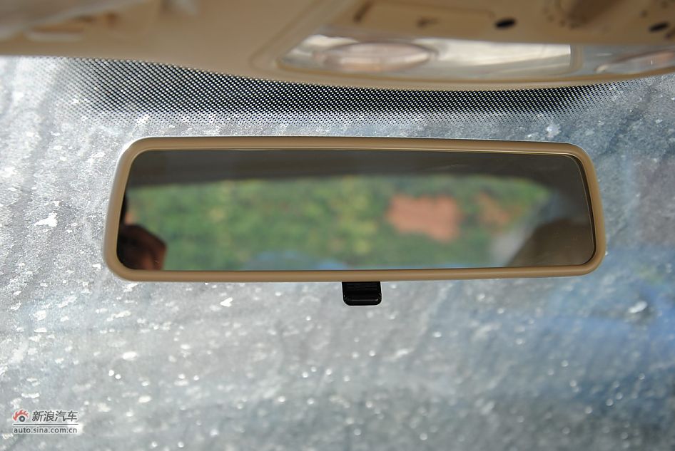 2011款速腾1.6L手动时尚型