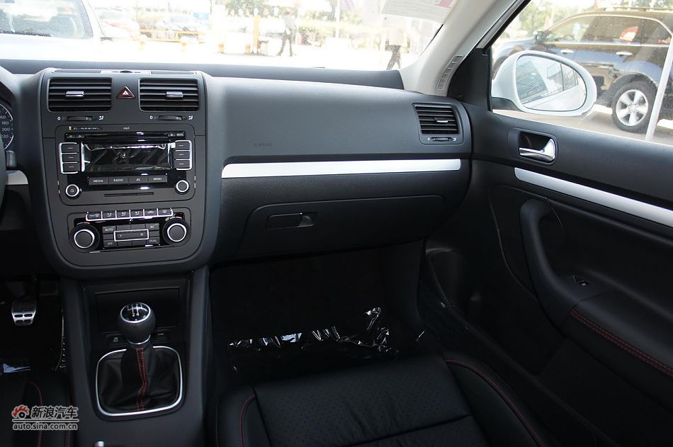 速腾1.8T豪华型6速手自一体