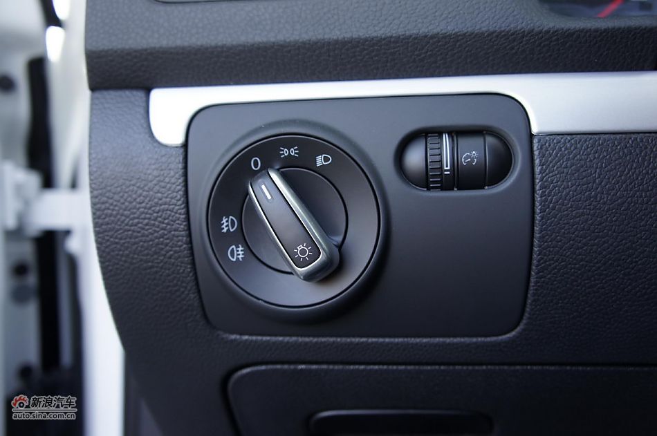 速腾1.8T豪华型6速手自一体