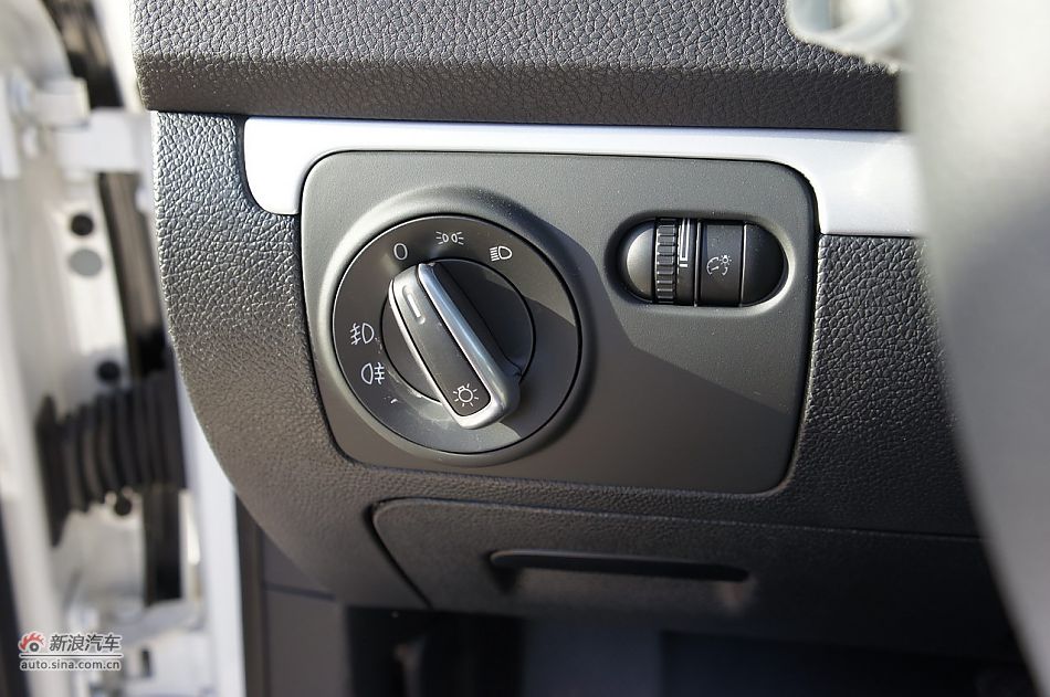 2011款速腾1.6L自动舒适型