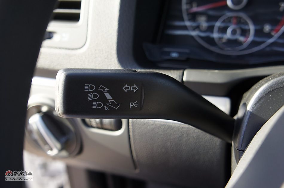 2011款速腾1.6L自动舒适型