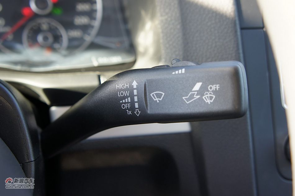 2011款速腾1.6L自动舒适型