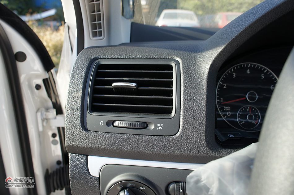 2011款速腾1.6L自动舒适型