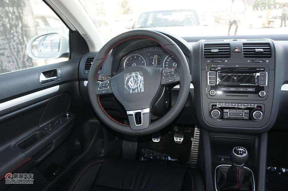速腾1.8T豪华型5速手动