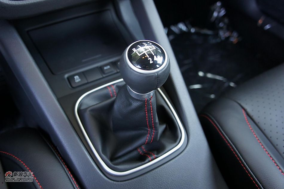 速腾1.8T豪华型5速手动