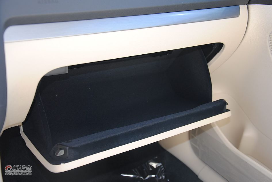 2011款速腾1.6L手动时尚型