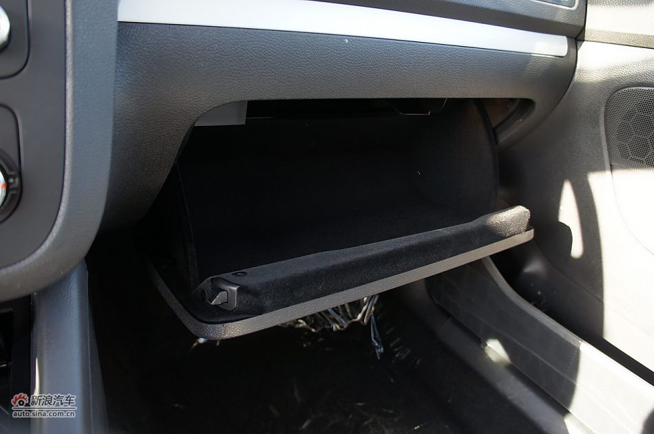 2011款速腾1.6L自动舒适型