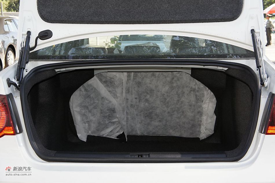 速腾1.8T豪华型5速手动