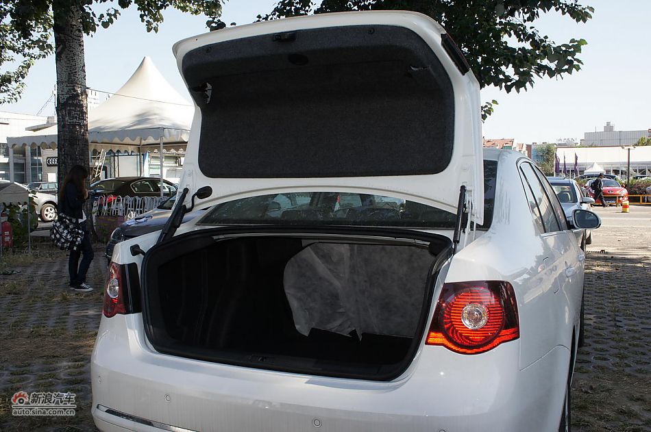 速腾1.8T豪华型5速手动