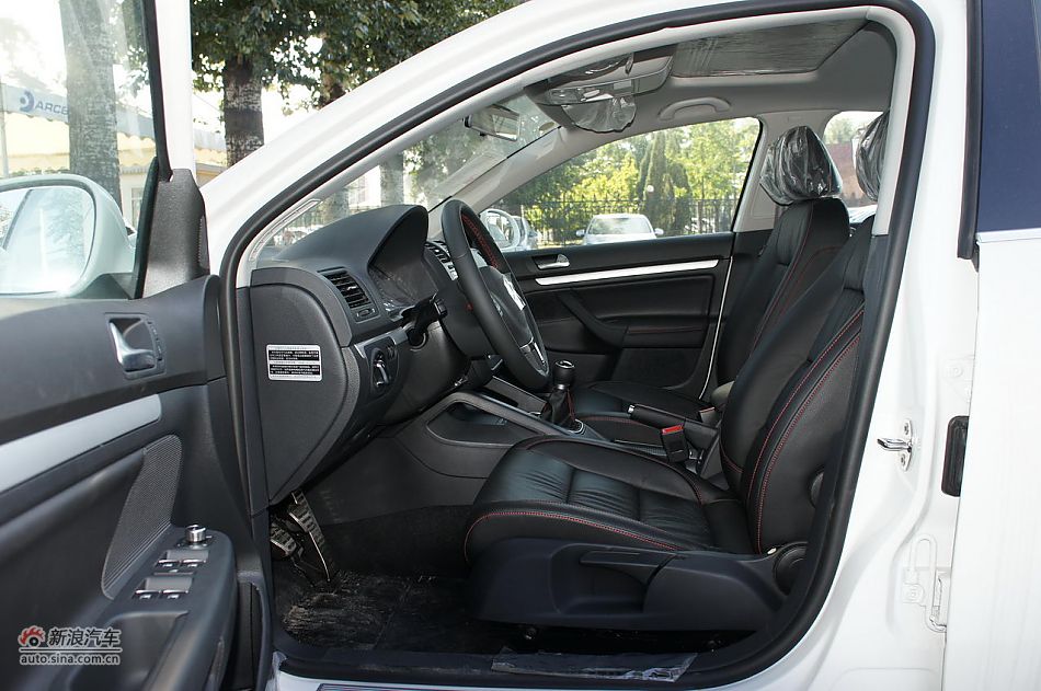 速腾1.8T豪华型5速手动