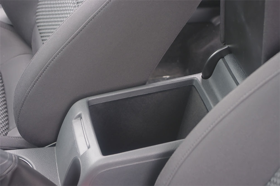 2012款速腾1.6L手动时尚型