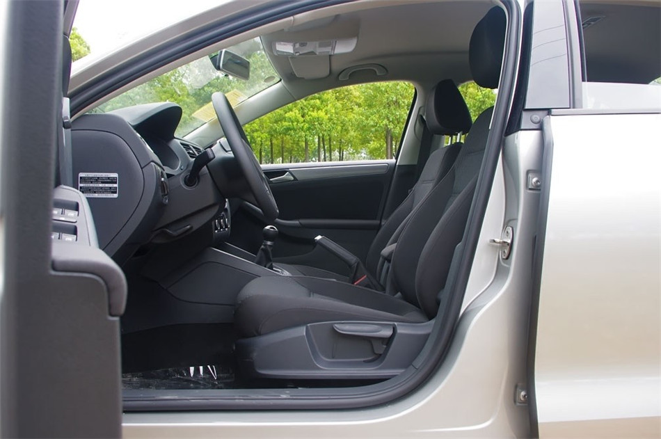 2012款速腾1.6L手动时尚型