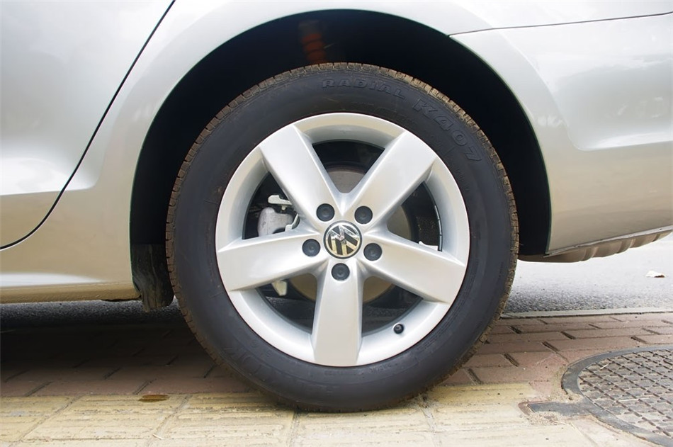 2012款速腾1.6L手动时尚型