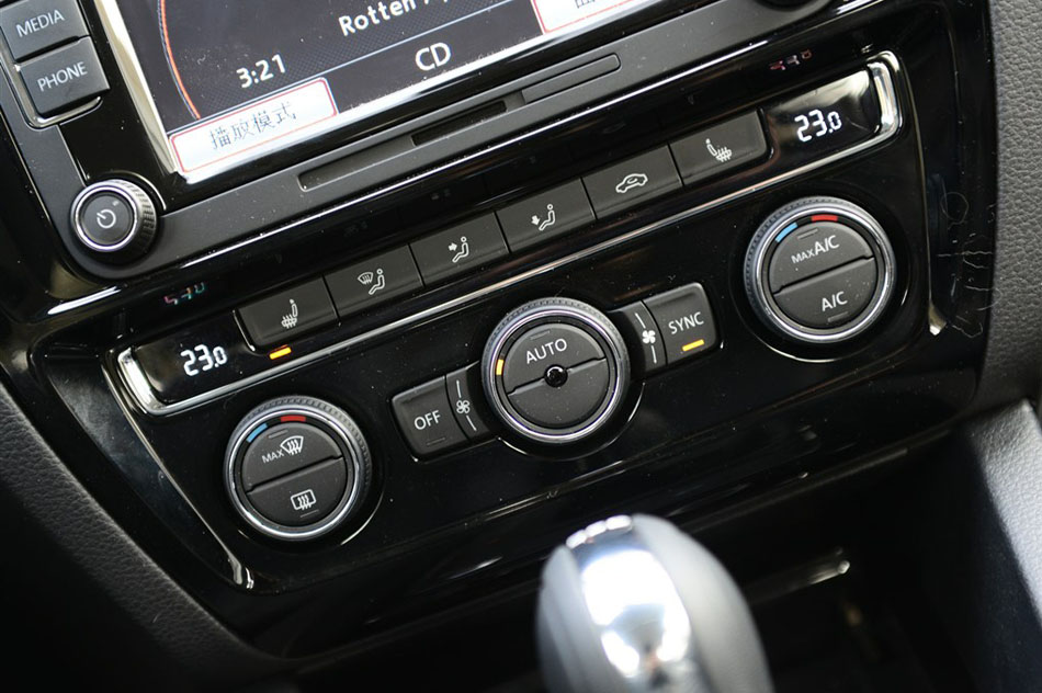 2015款 280TSI 自动旗舰型 内饰