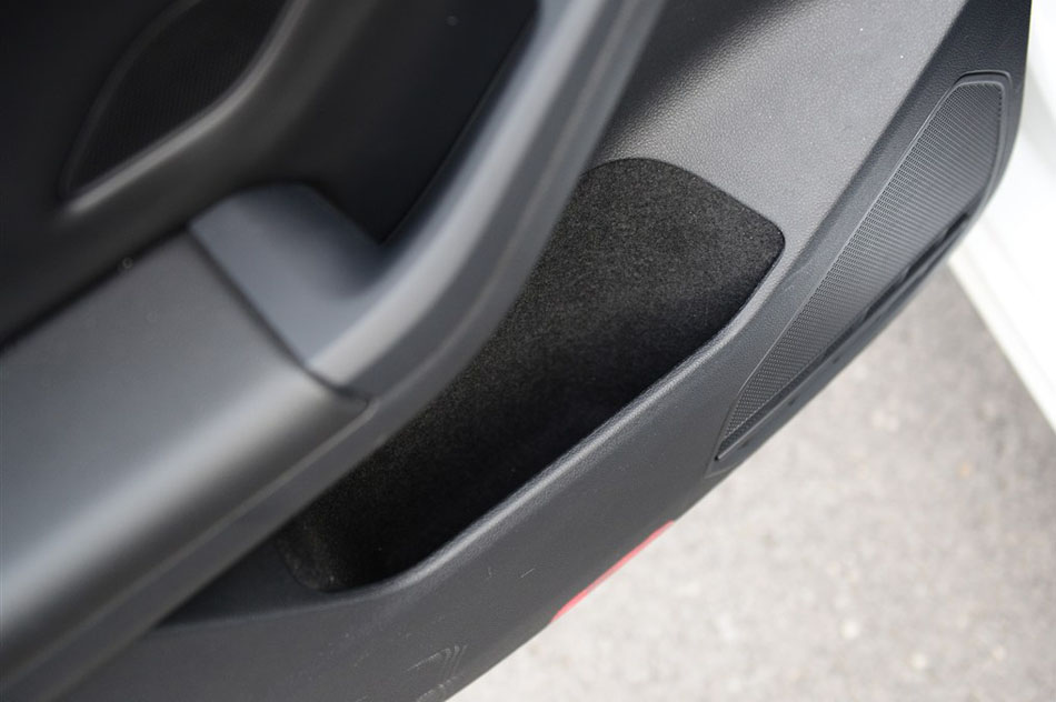 2015款 280TSI 自动旗舰型 座椅空间