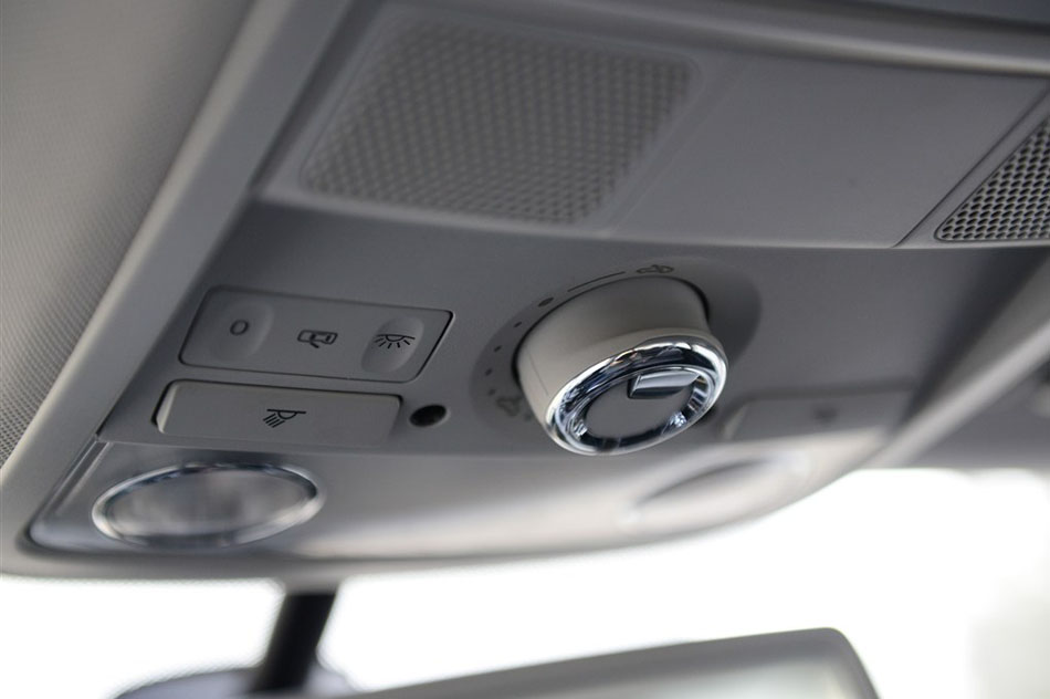 2015款 280TSI 自动旗舰型 座椅空间