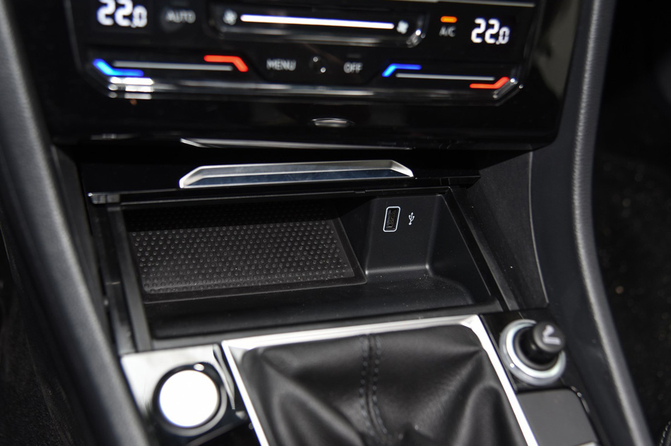 2019款 280TSI DSG旗舰型 内饰