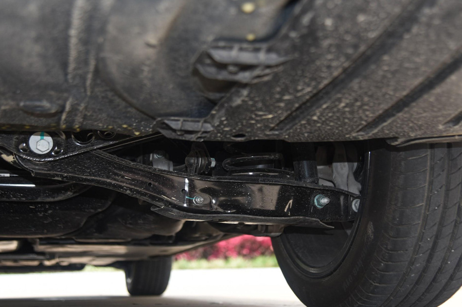 2019款 280TSI DSG旗舰型 引擎底盘