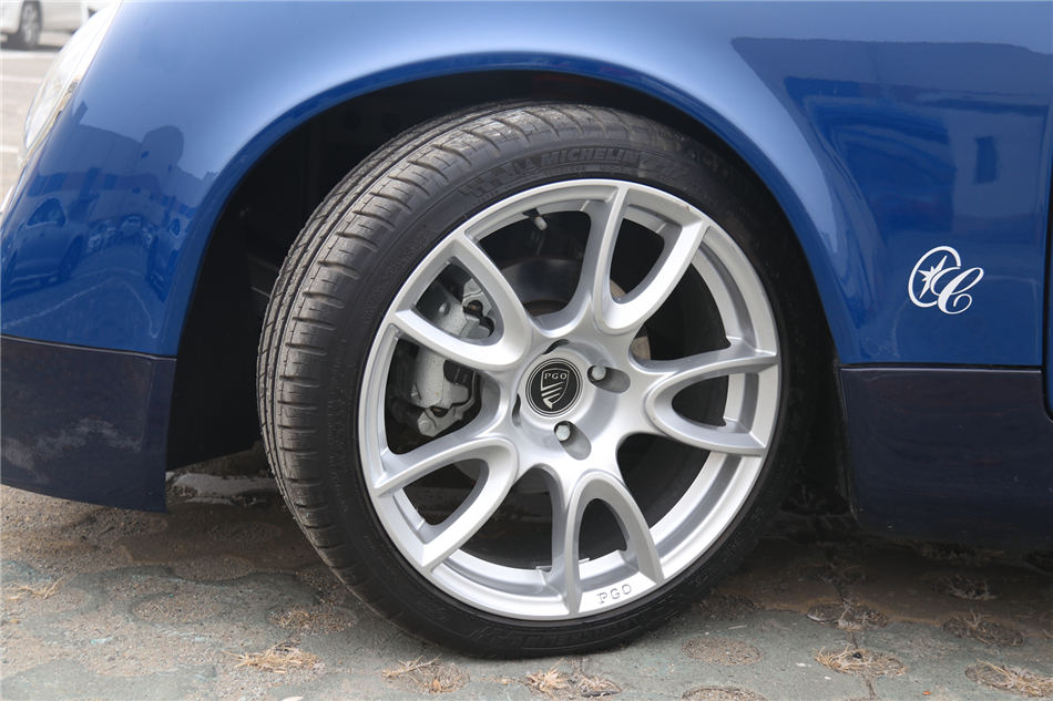 2018 ŷ PGO Cevennes 